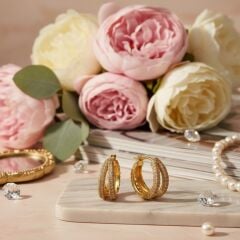 Kadın Altın Rengi Çelik Küpe 316L Kararmayan – YUSSO